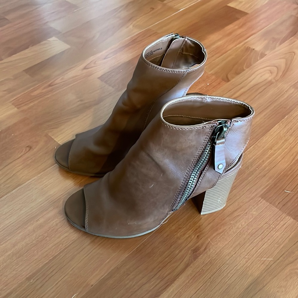 Brown leather heeled booties